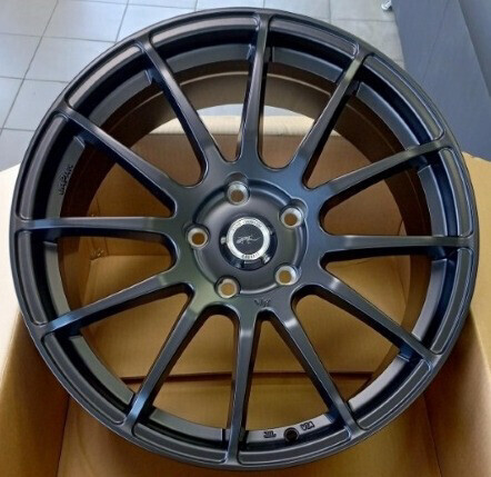 Диск Lizardo 118 18x7.5 5x114.3 ET37 DIA66.6 CB